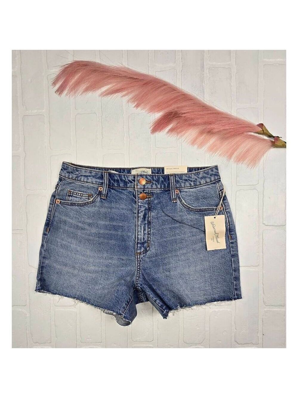 Universal Thread Vintage Midi Cut-Off Jean's  Size 8